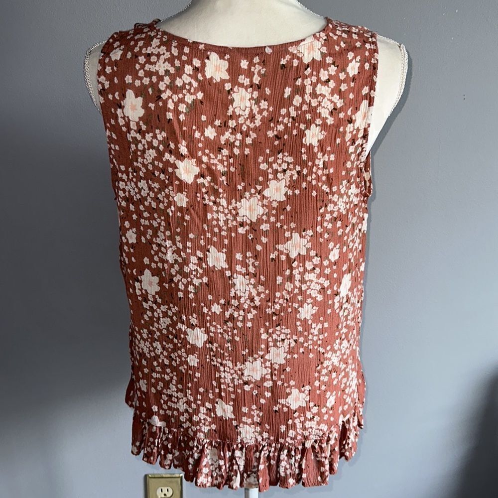 Floral Tank Top! - Picture 5 of 10